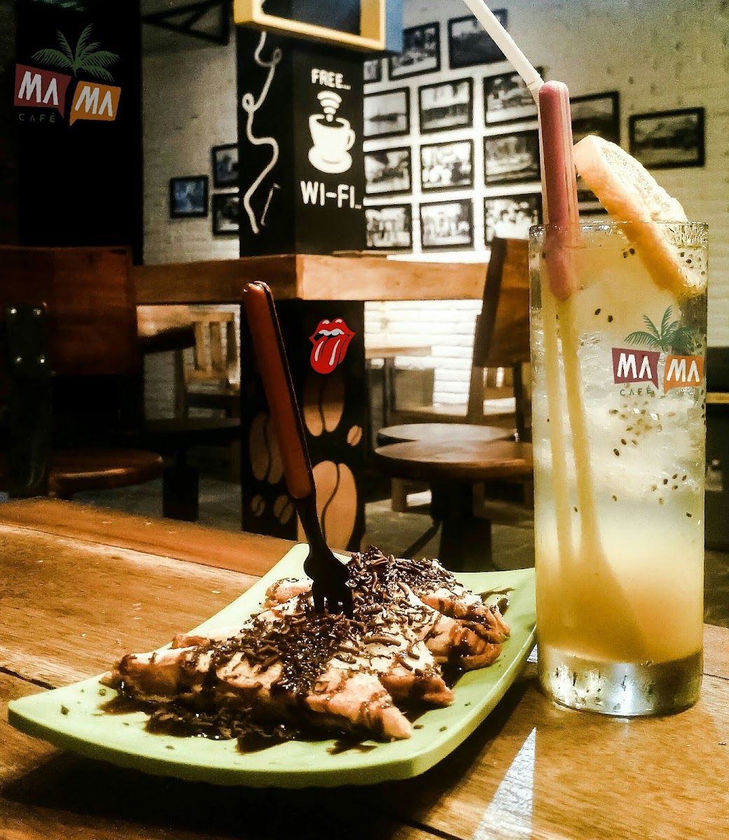 Mama Café & Resto Photos 2