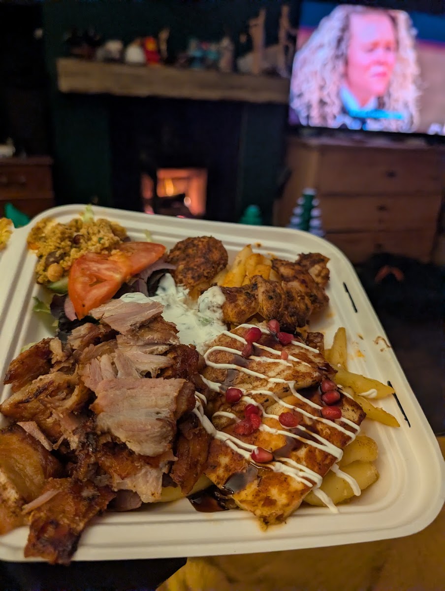 Mama's Hut Photos 2