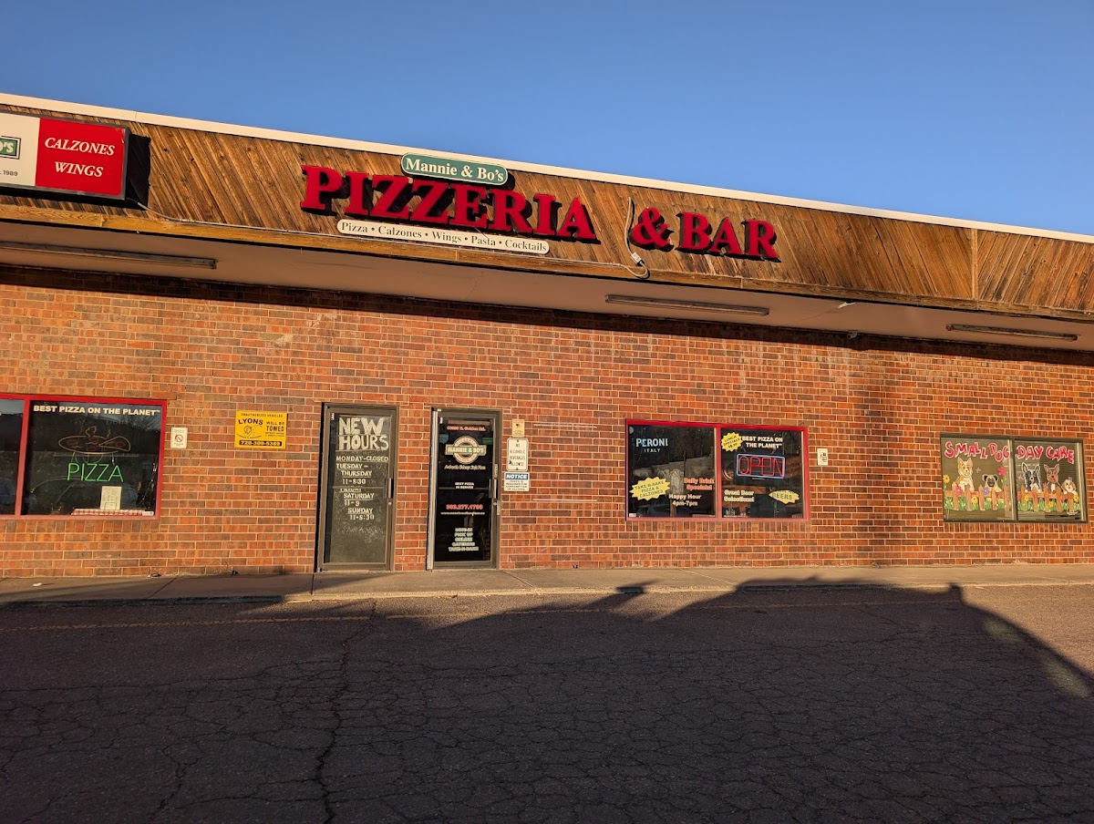 Mannie & Bo's Pizzeria