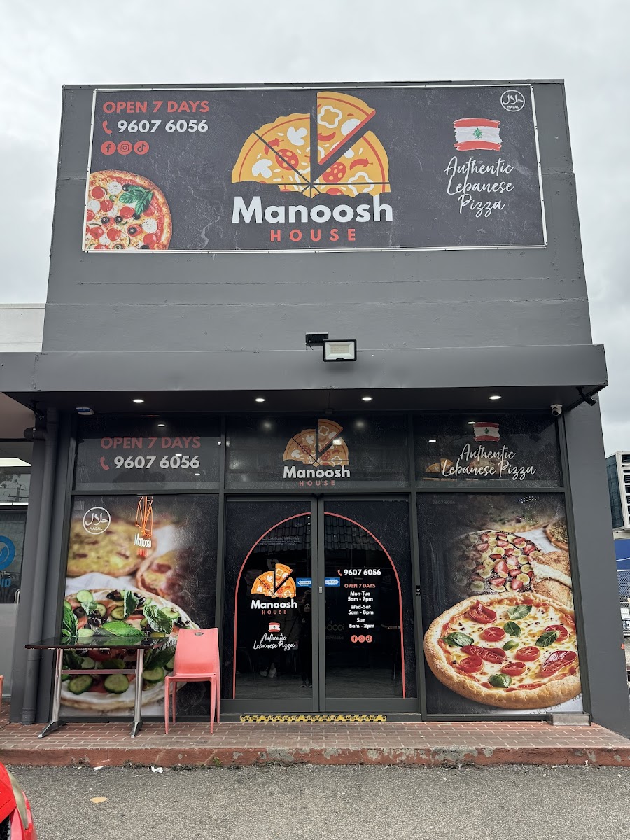 Manoosh House Mount Pritchard
