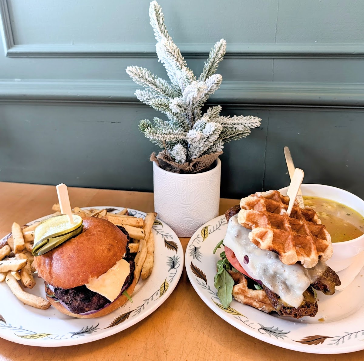 Maple Avenue Tap & Grill Photos 2