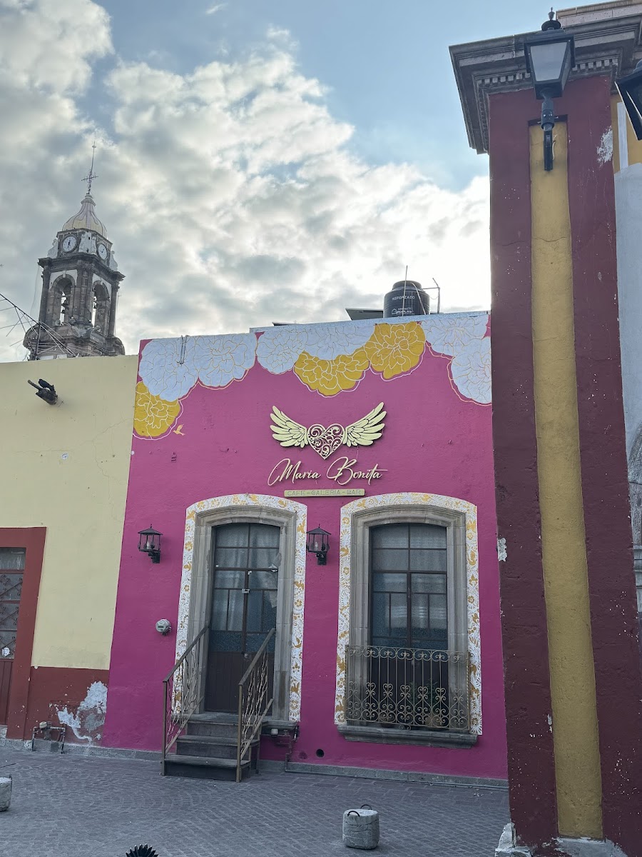 Maria Bonita, Galeria-Cafe