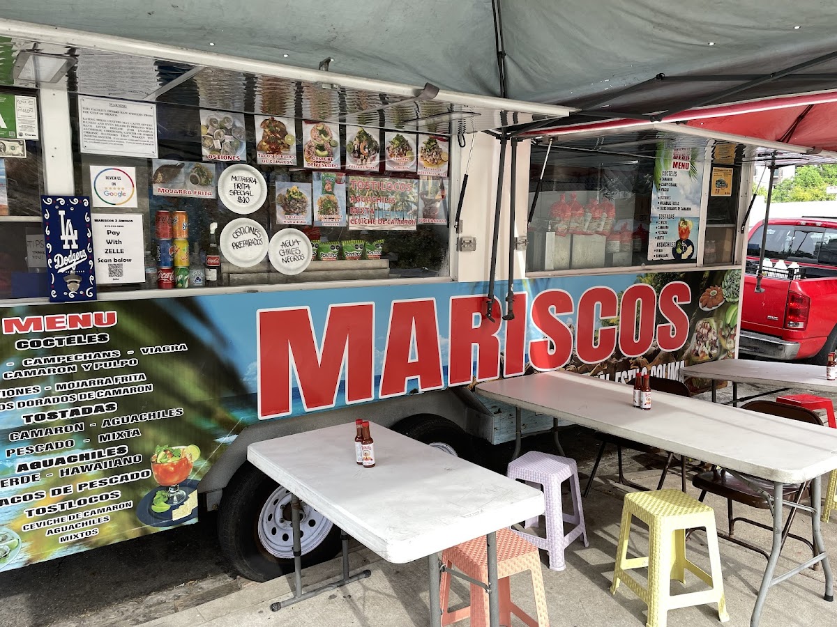 Mariscos 2 Amigos Lonchera 'la Casa De Los Aguchiles'