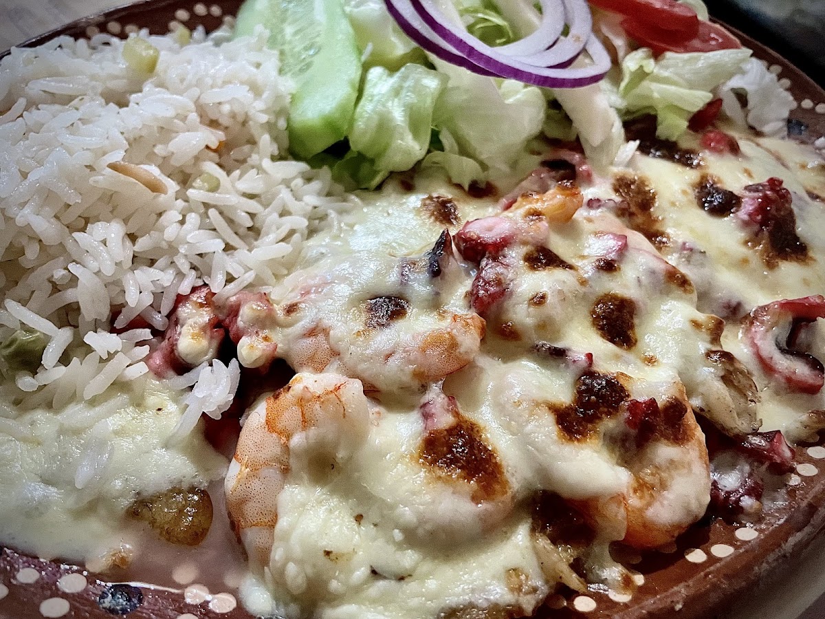Mariscos Los Delfines Photos 9