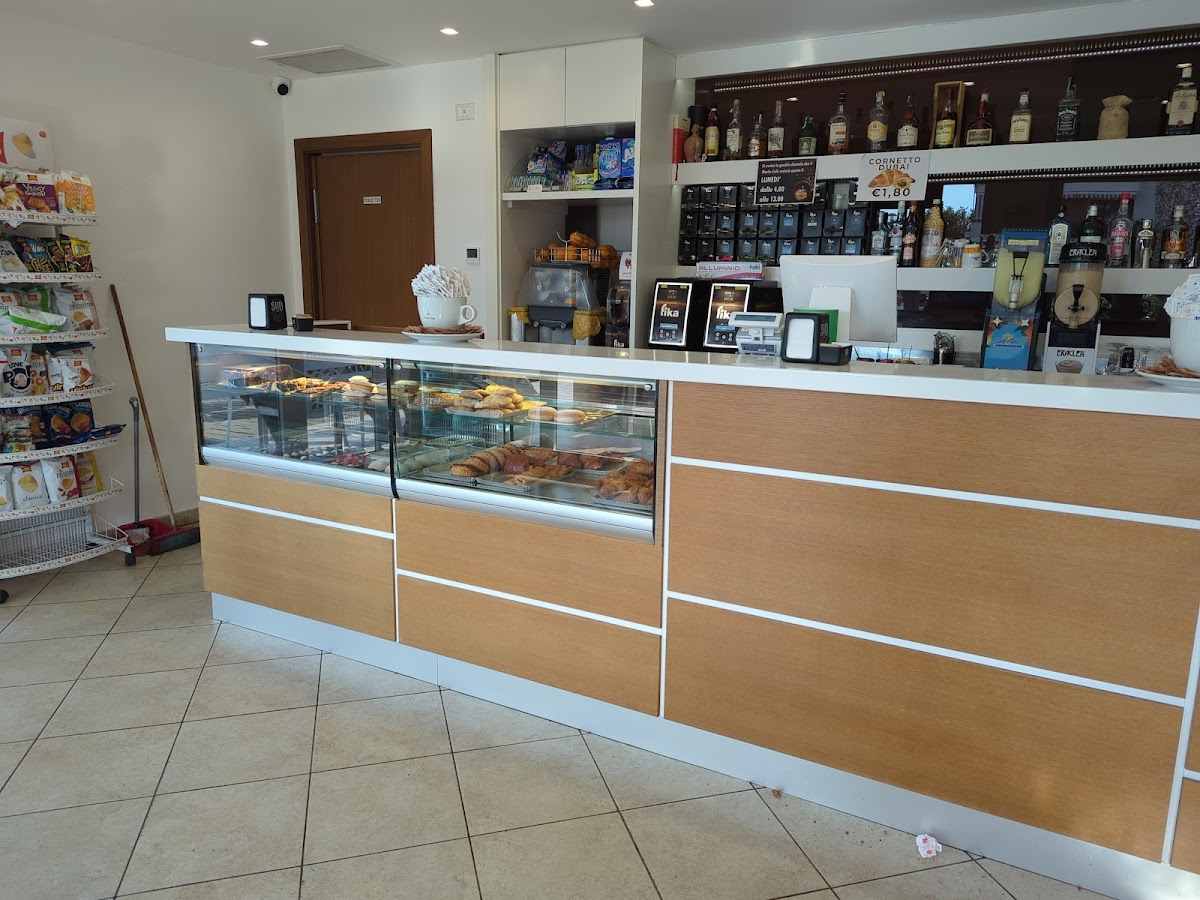 Martin Cafe' Photos 2