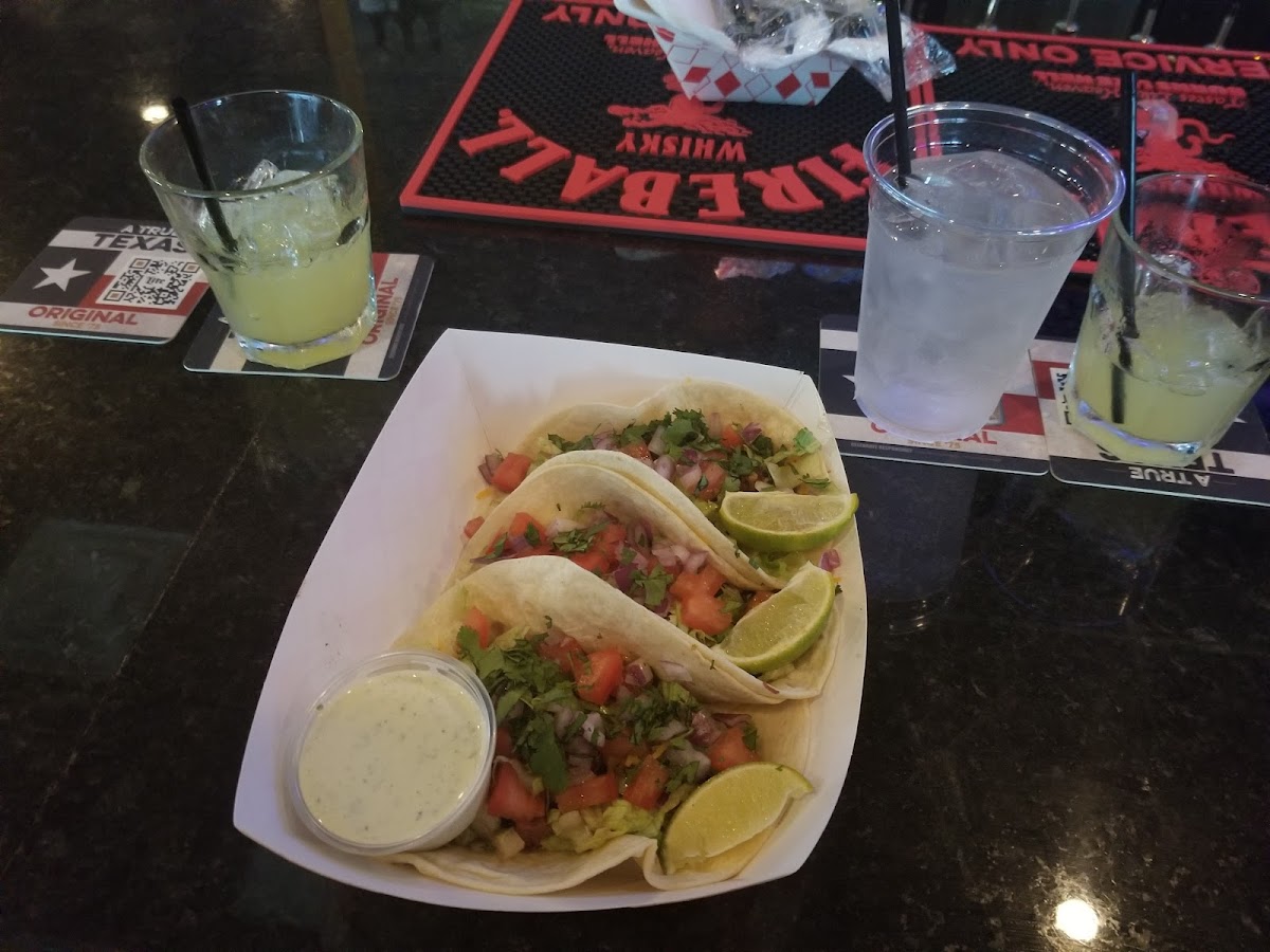 Masones Pub And Grill Photos 2