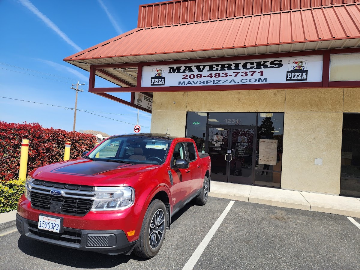 Mavericks Pizza
