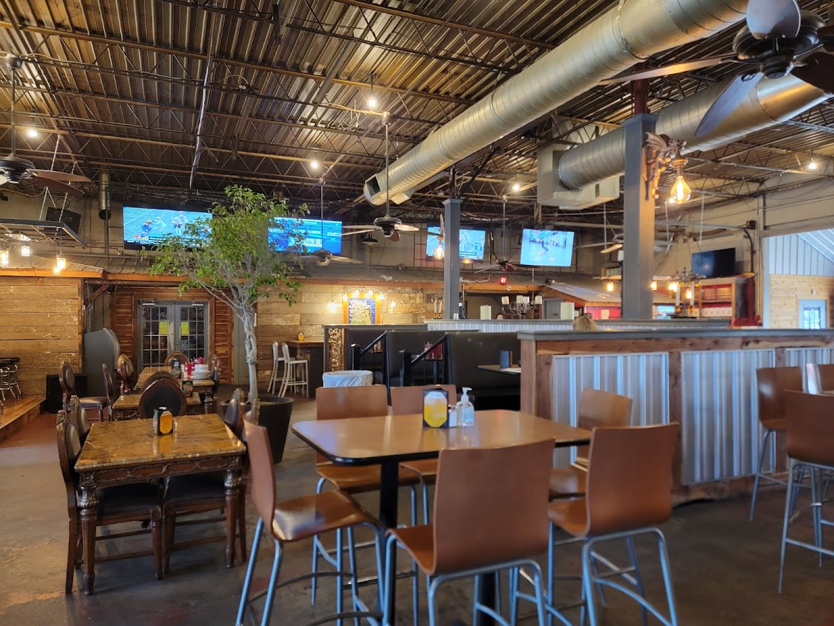 Maxine's Gastropub