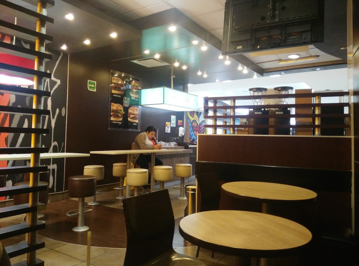 Mcdonald's Arcos Bosques Photos 2