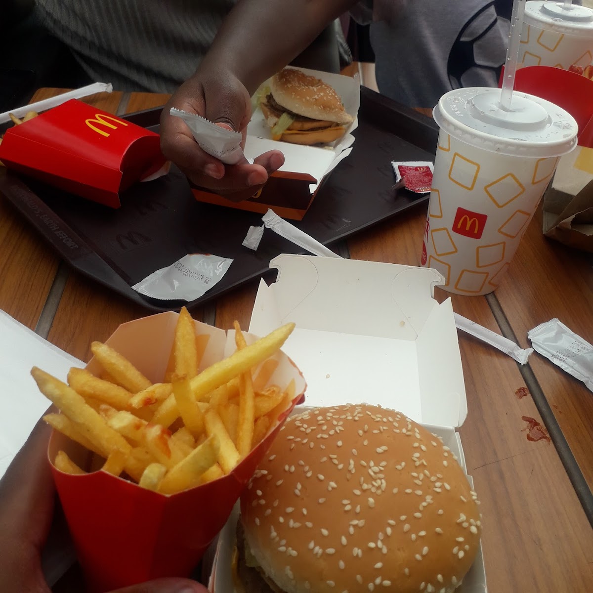 Mcdonald's Newcastle Drive-Thru Photos 9
