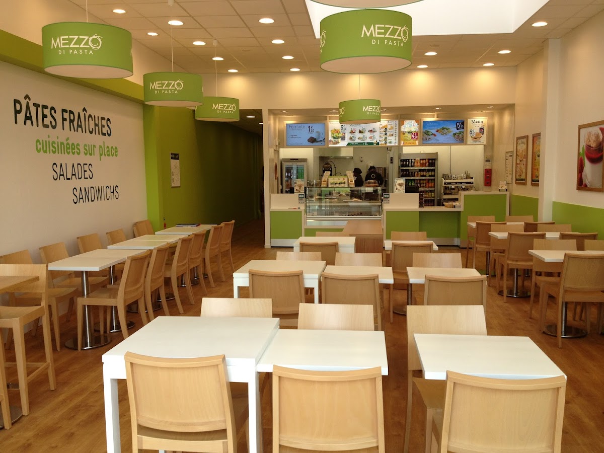 Mezzo Di Pasta St Genevieve Des Bois
