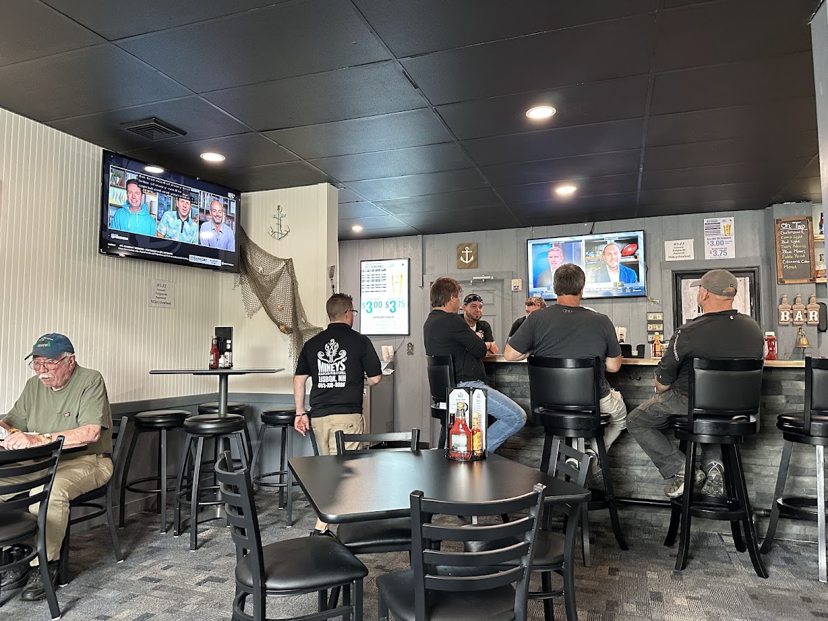Mikeys' Seafood Pub & Grill