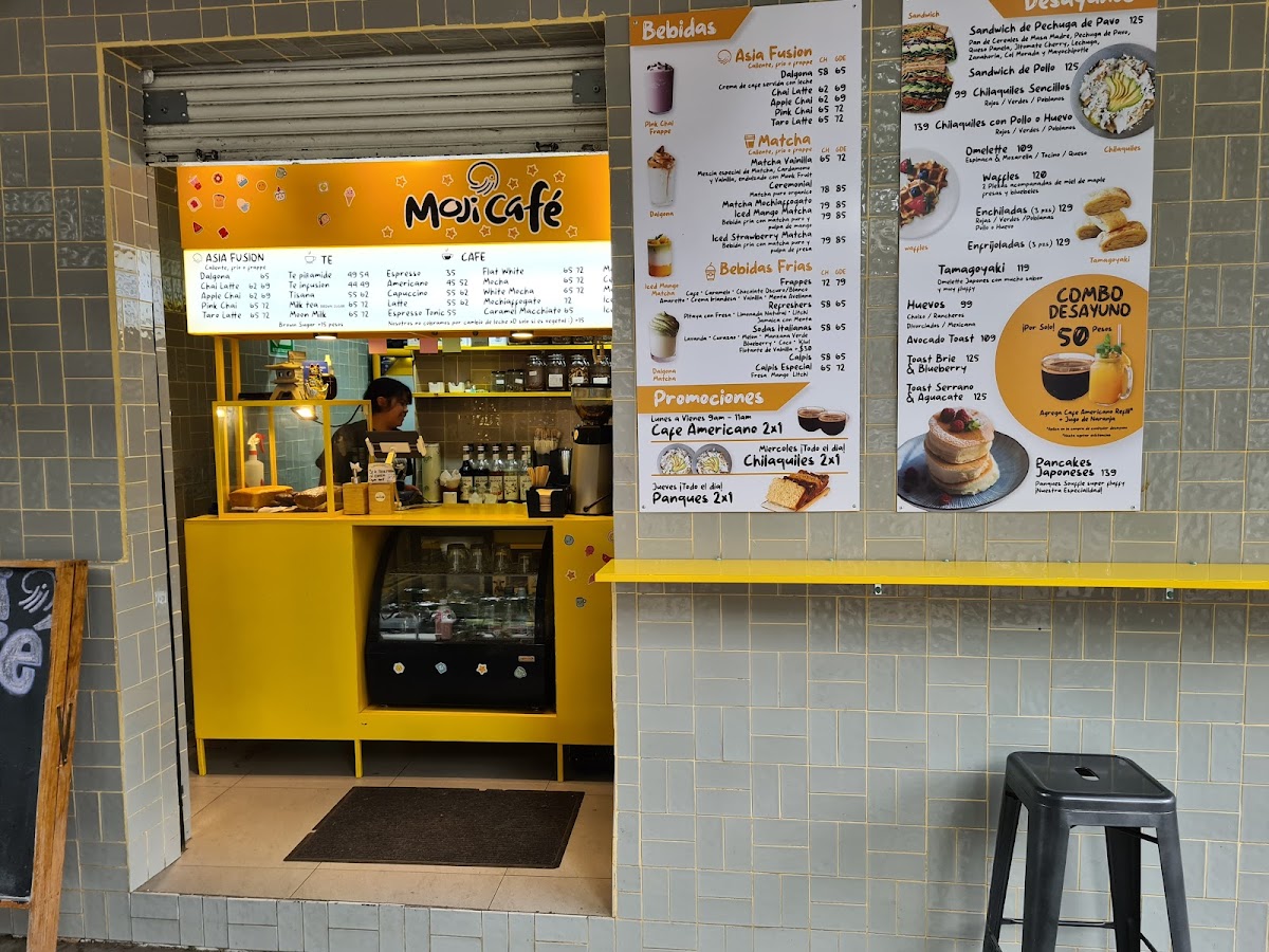Moji Café