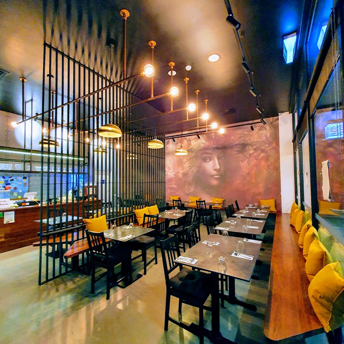 Momo & Chillies