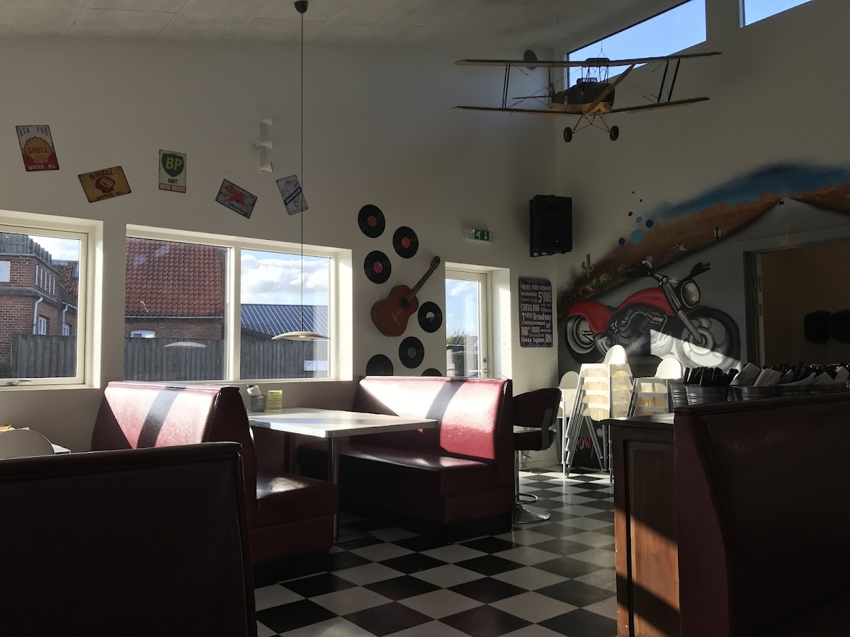 Moms Diner Photos 2