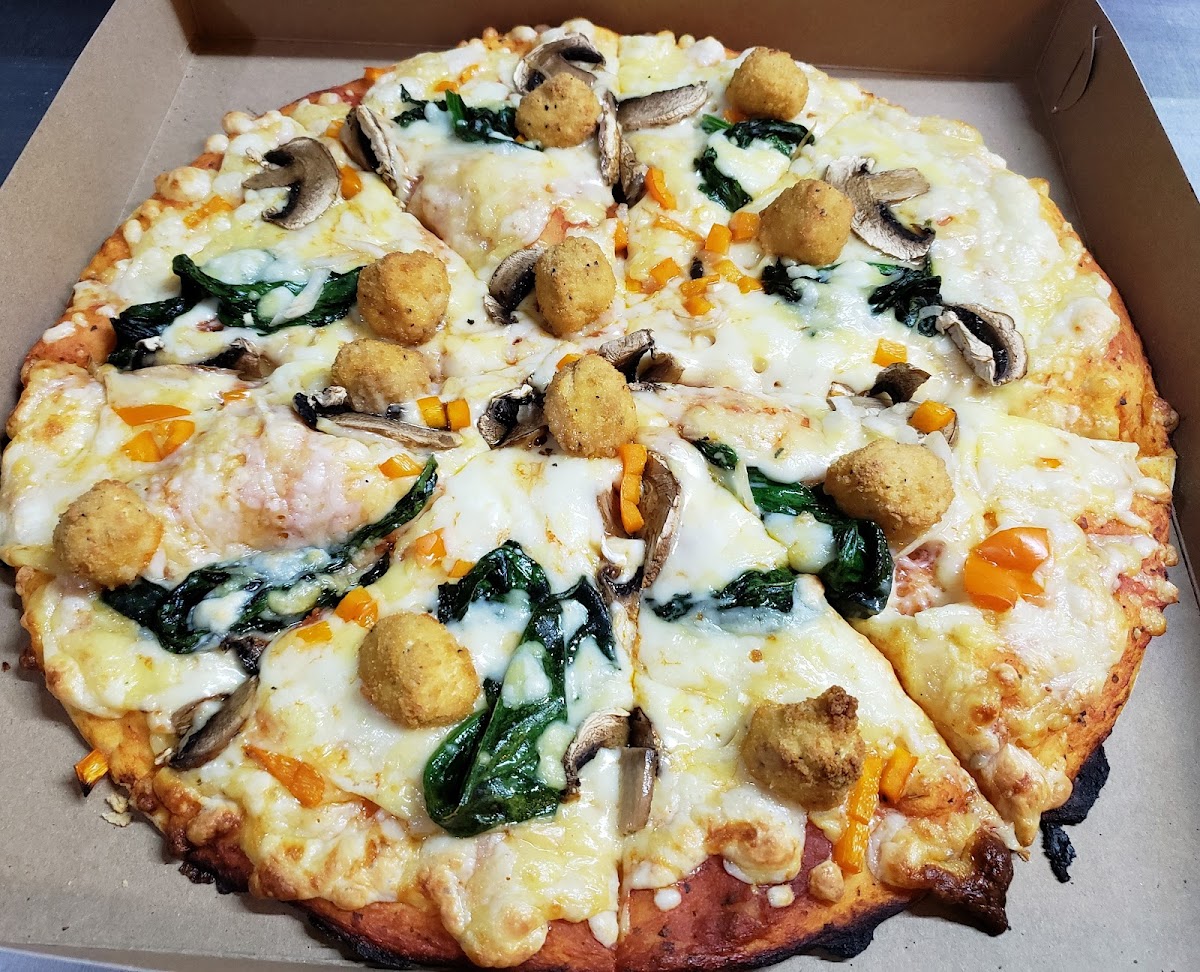 Monsters Pizzería Photos 9