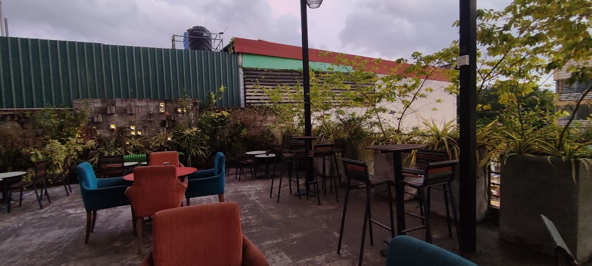 Montana Restaurant And Lounge