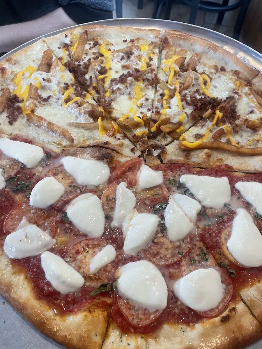 Moravela's Pizzeria Photos 9