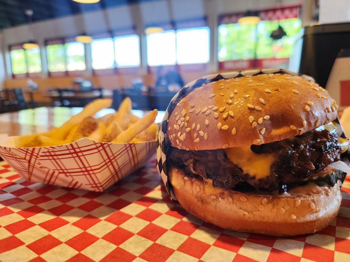 More Burger And Shakes Photos 2