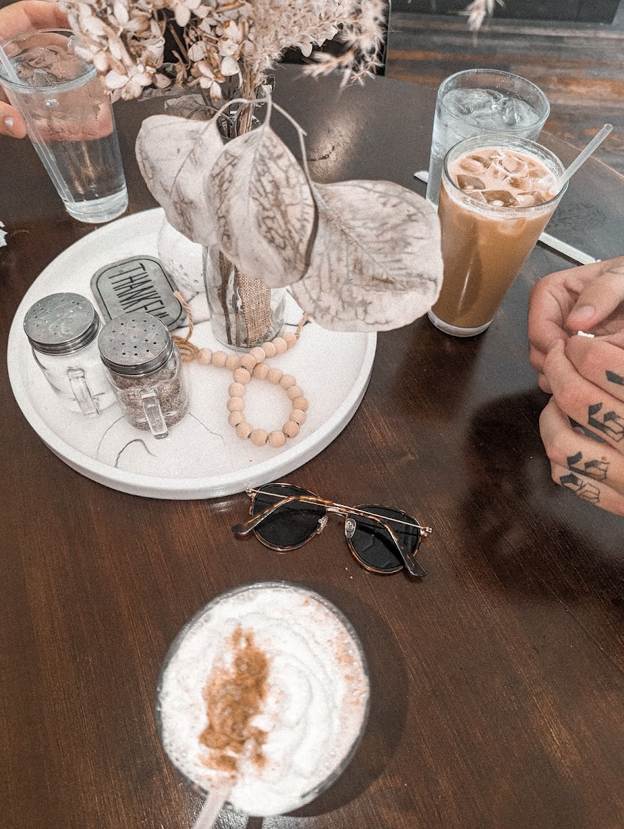 Mossy's Cafe Photos 9