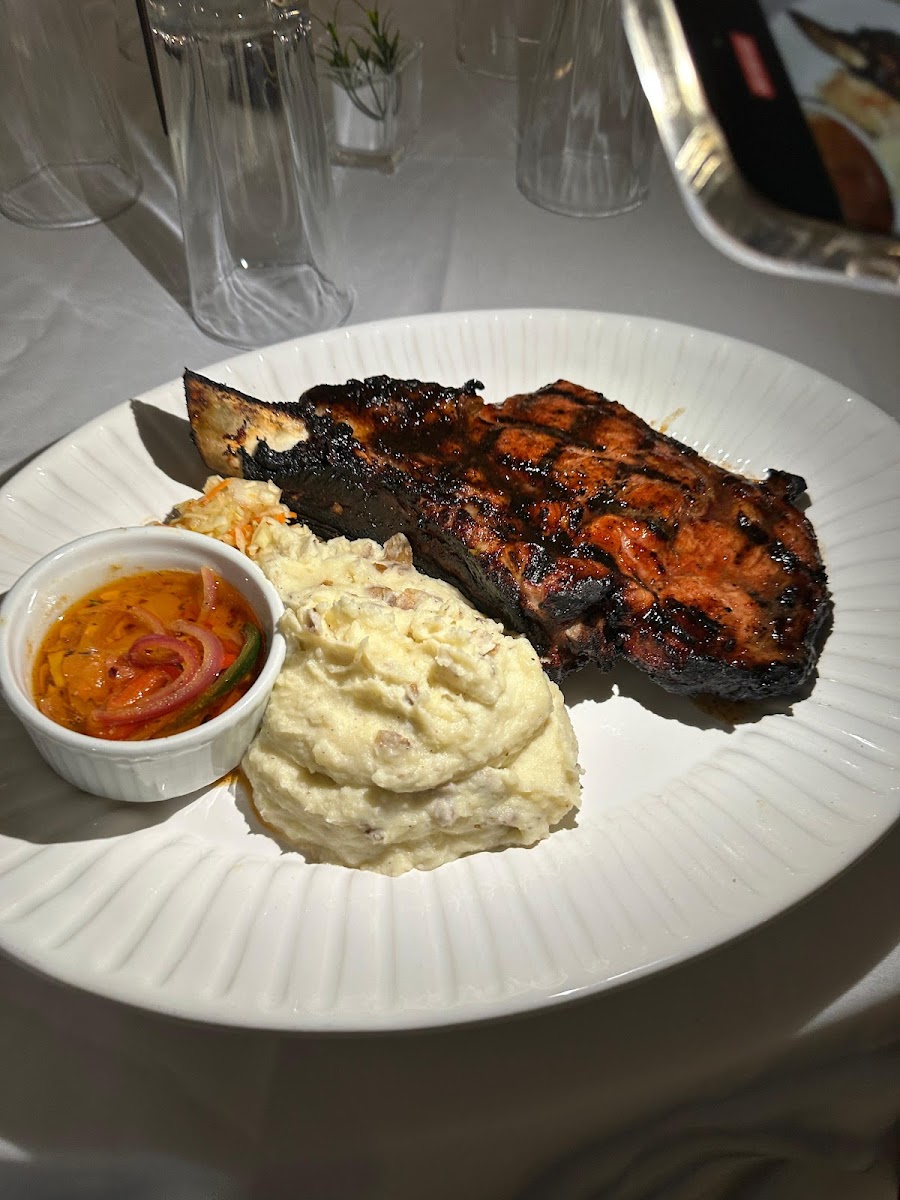 Mov Fusion Bar & Grill Photos 2