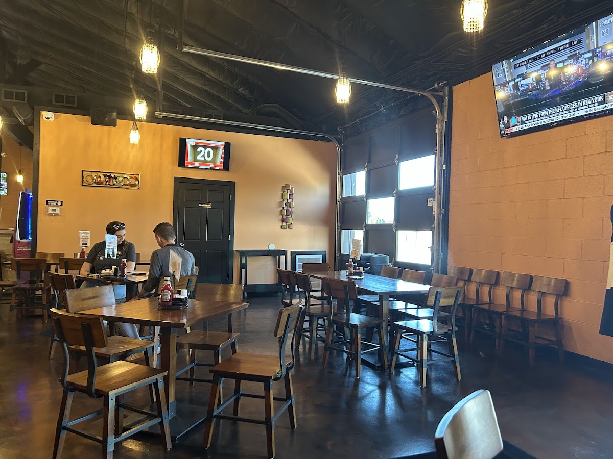 Mundy's Bar & Grill Photos 2
