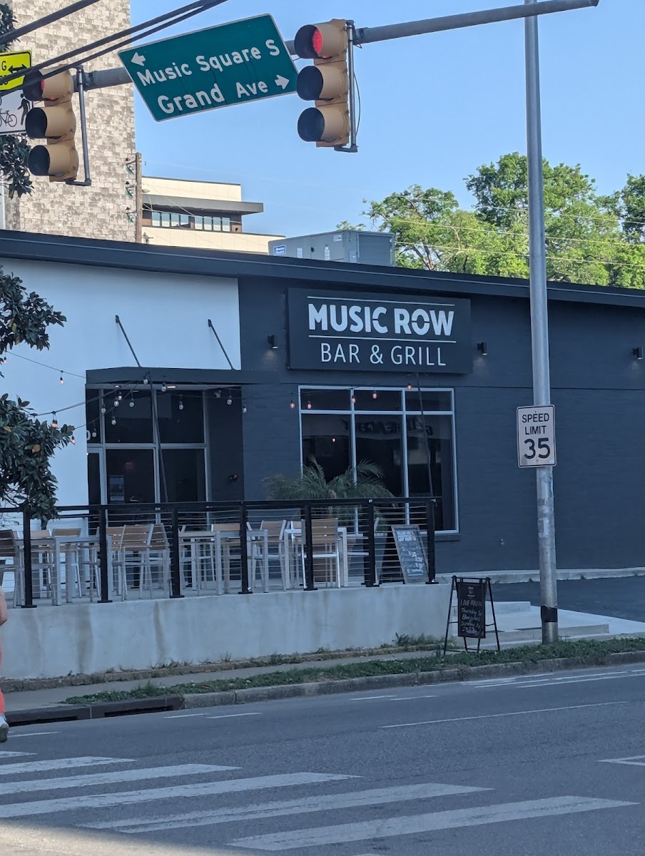 Music Row Bar & Grill Photos 2