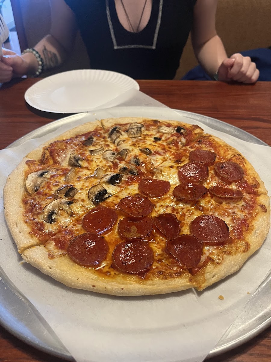 Naamans Pizzeria Photos 2