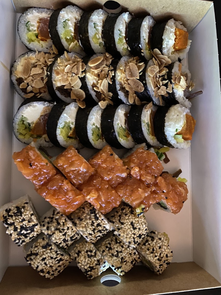 Nabutok Sushi Ursus Photos 2