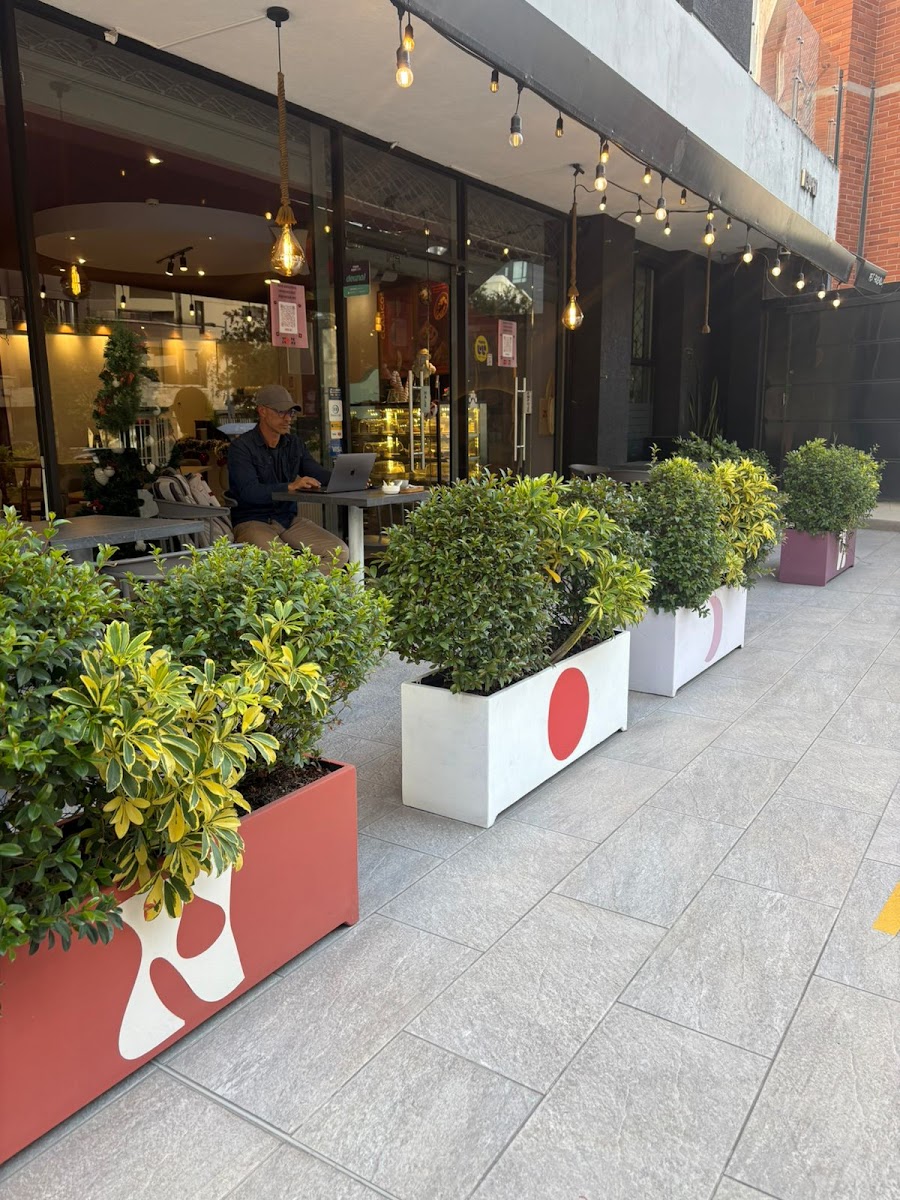 Noon Cafe