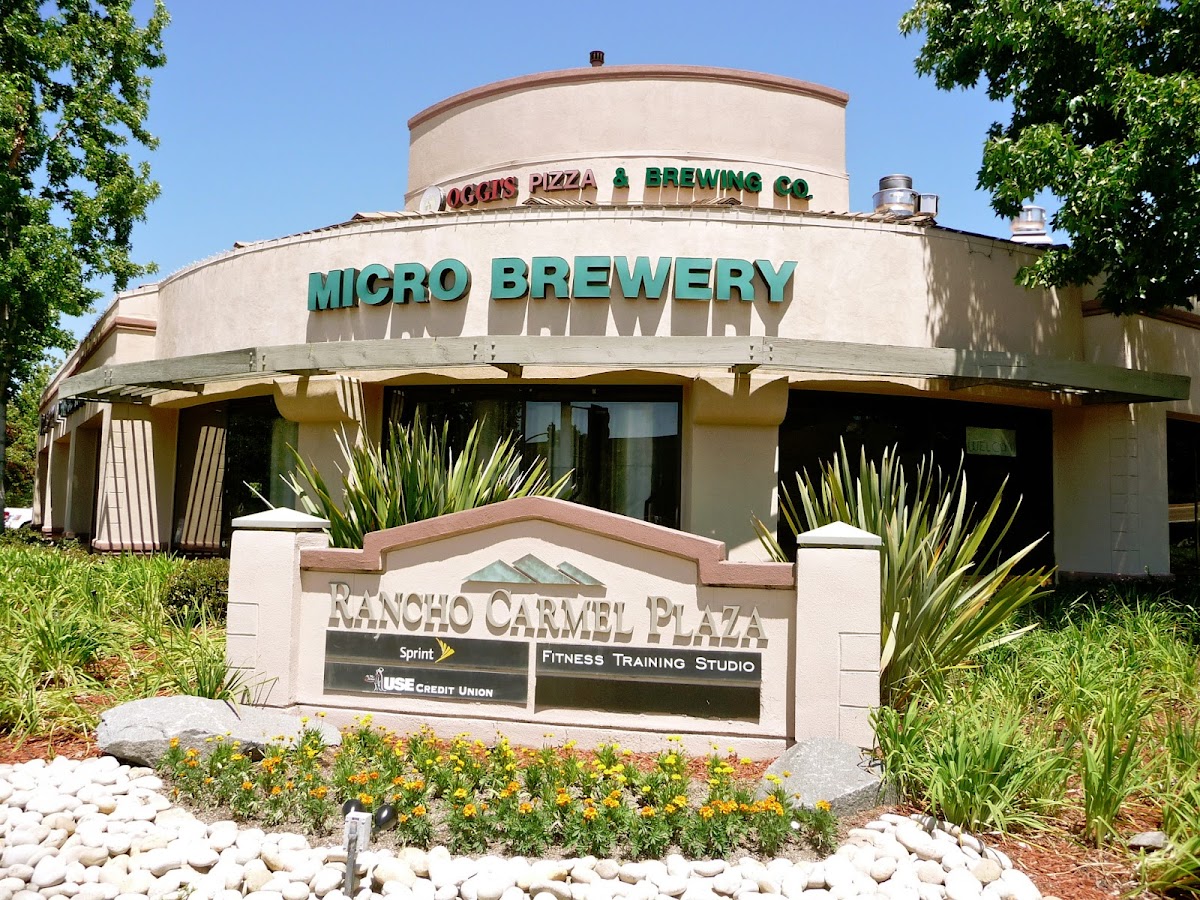 Oggi’S Sports | Brewhouse | Pizza