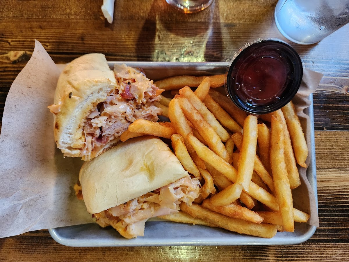 Old Lumber Company Grill And Bar Photos 9