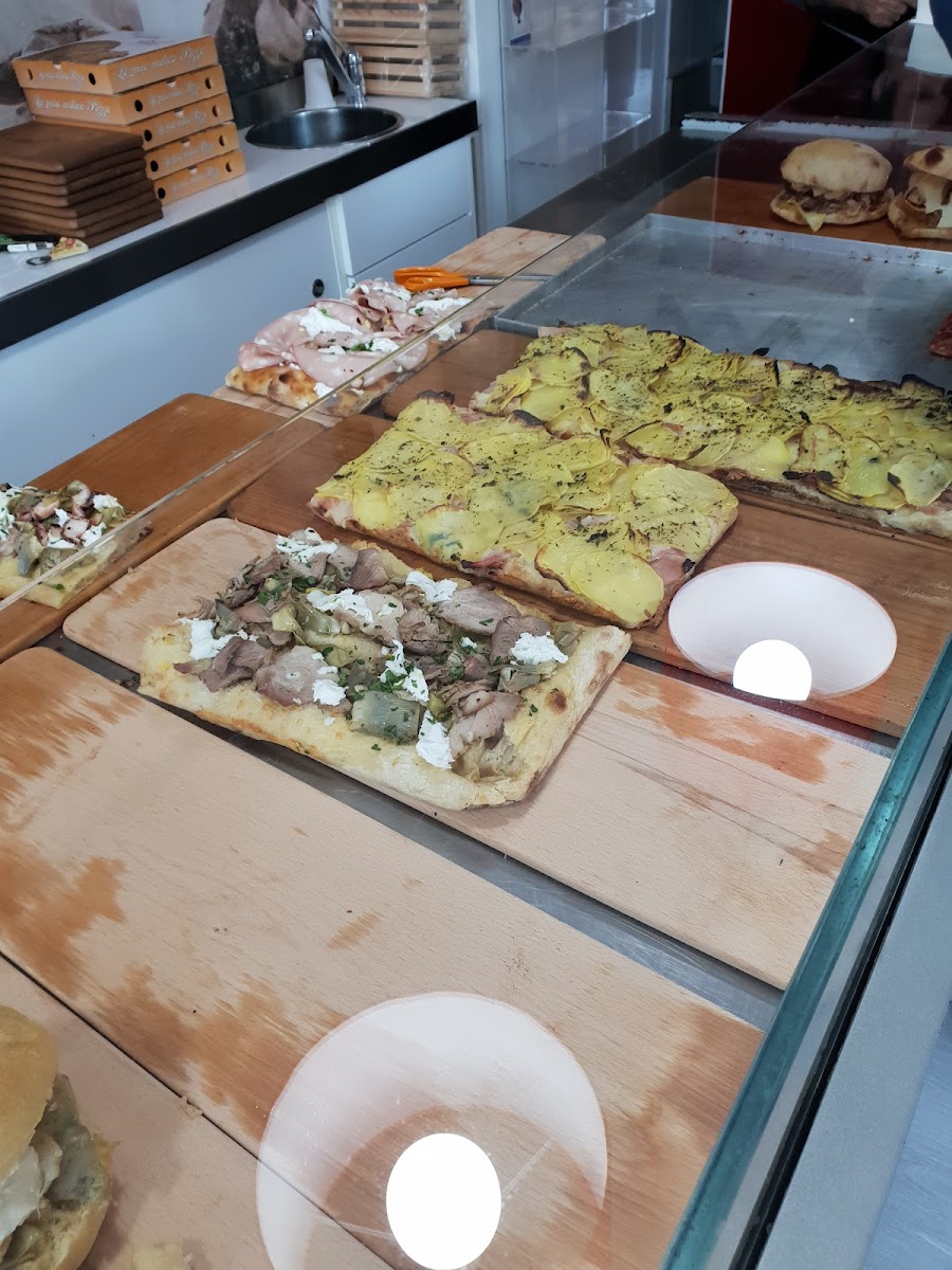 Oliva Pizzamore Photos 9