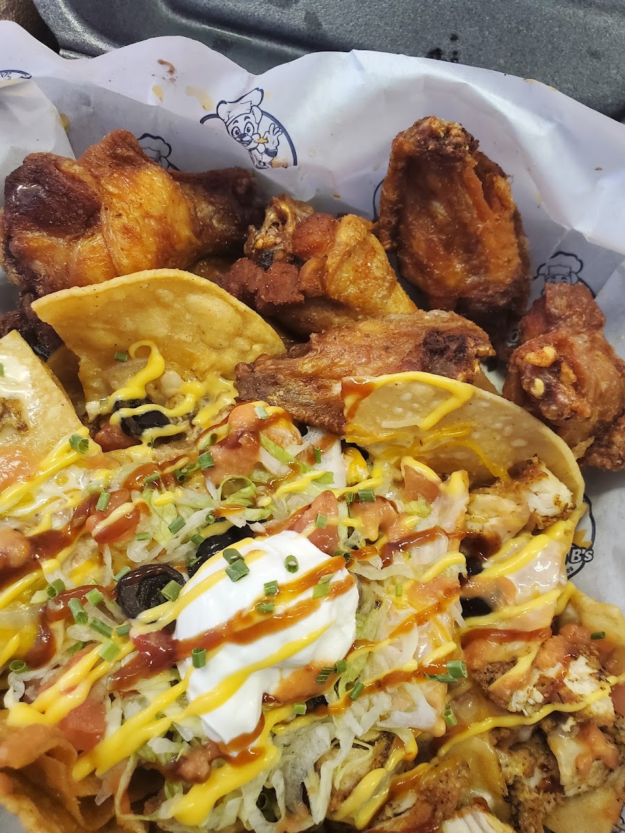 O'lucky B's Famous Nachos Photos 9