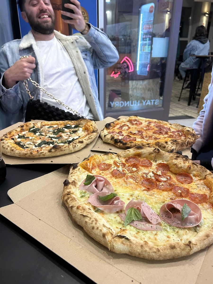 One Piece Pizzeria Photos 9