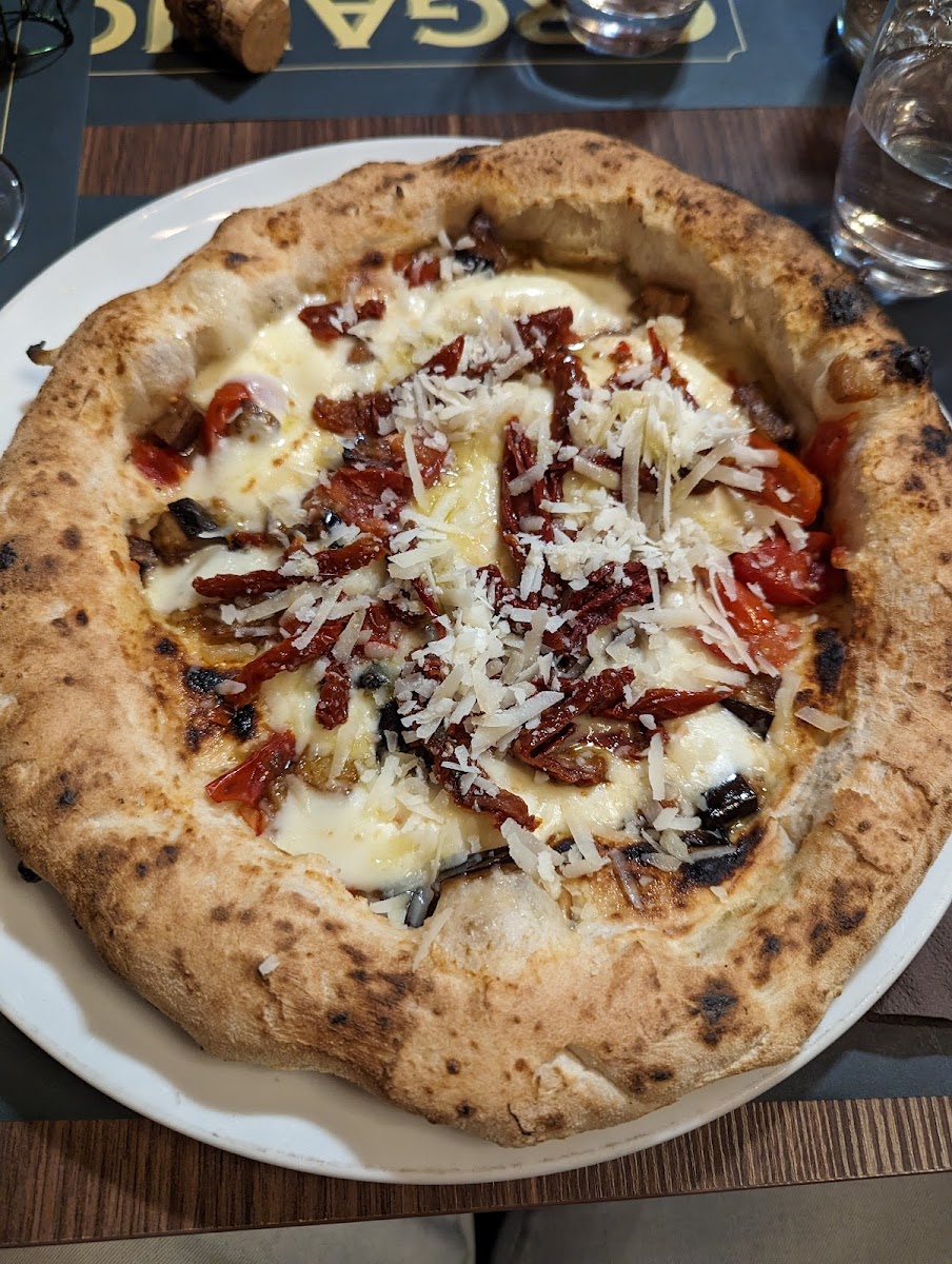 Organic Pizza And Food Isola Photos 2