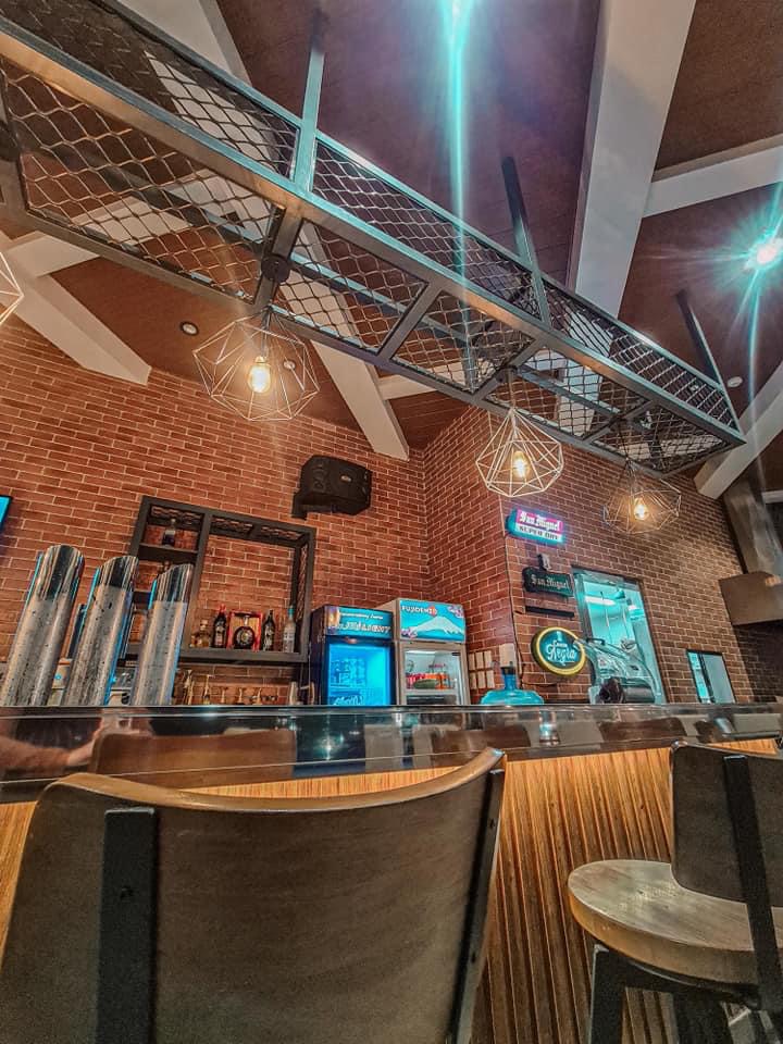 Overlook Restaurant And Bar