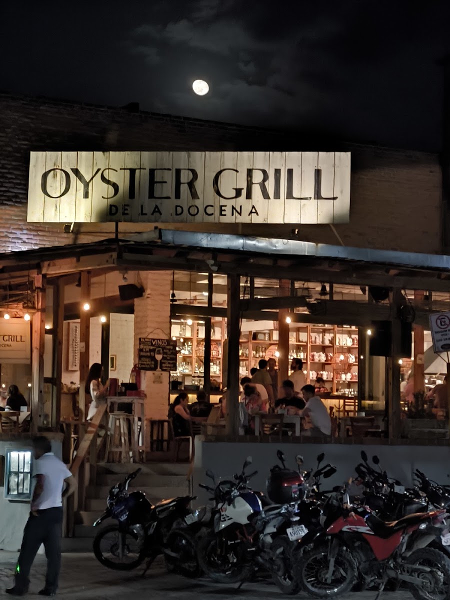 Oyster Grill De La Docena