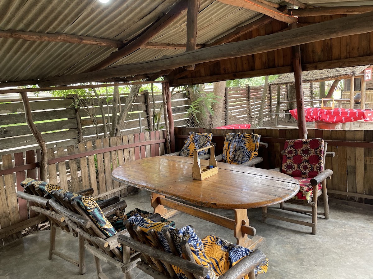 Pamudzi Eatery And Bar