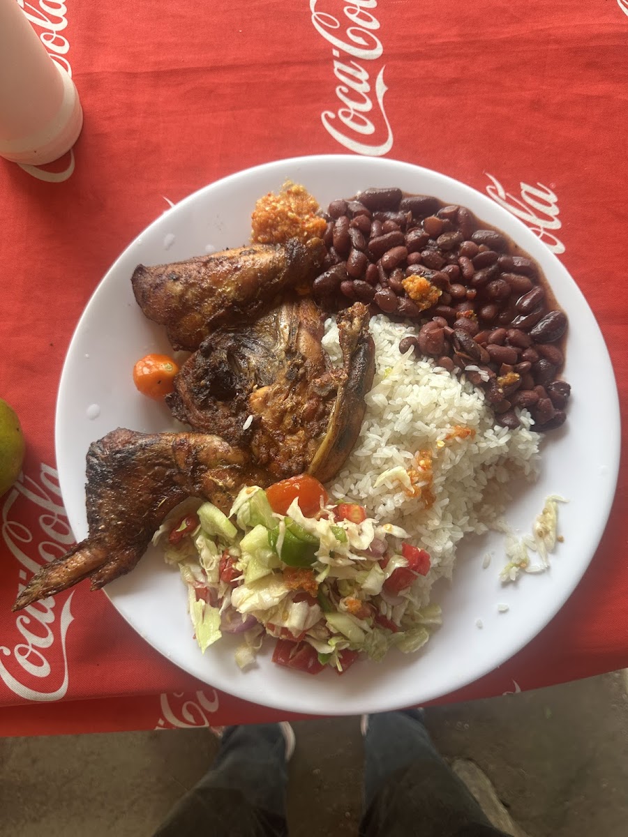 Pamudzi Eatery And Bar Photos 2