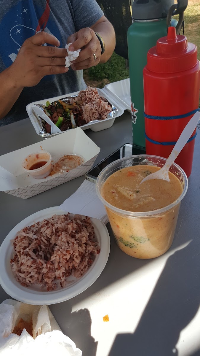 Panda's Thai Food Truck Photos 9