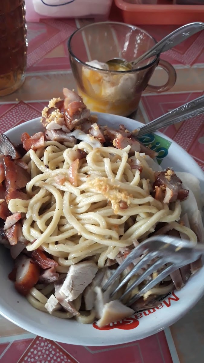Pangsit Mie Sulawesi - Warkop Fat Heng