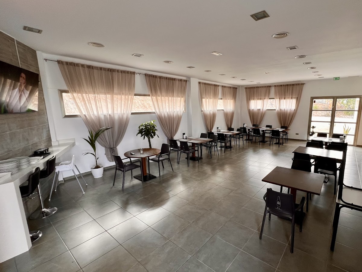 Paradise · Restaurant I Cafeteria