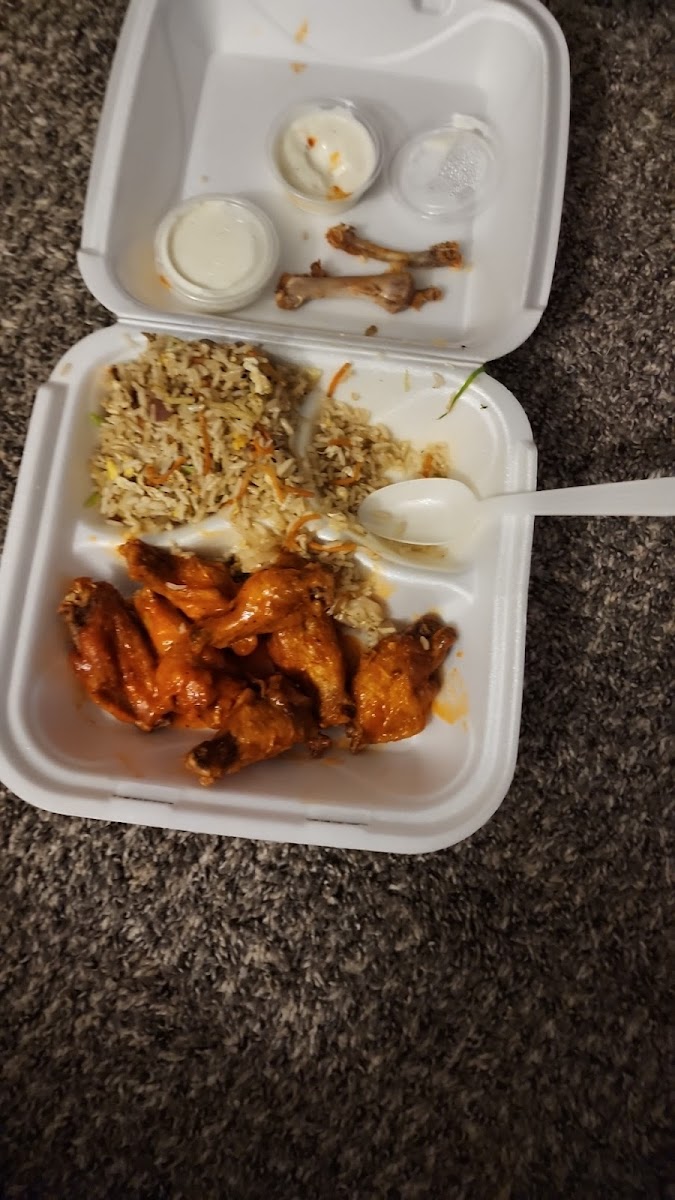Paradise Wings & Deli Photos 9