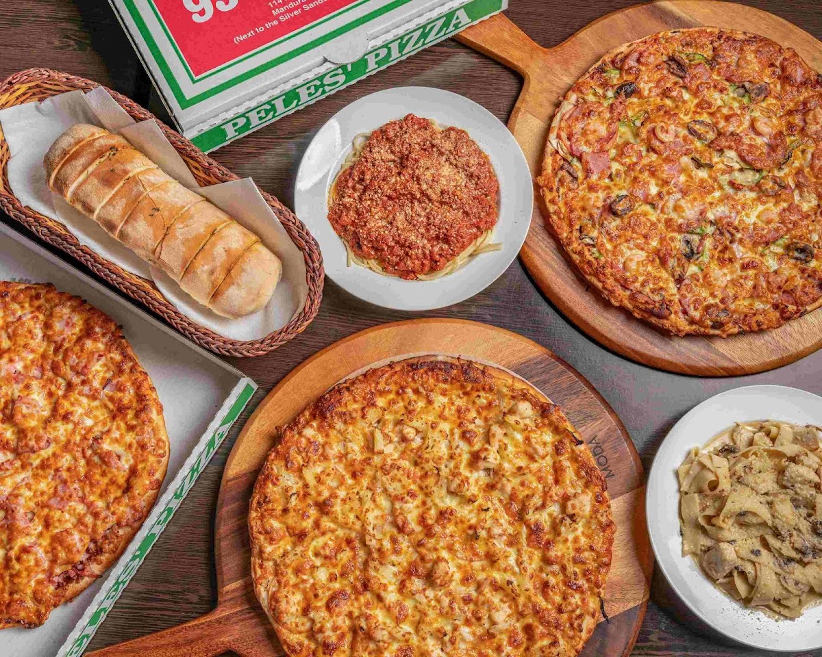 Peles Pizza And Pasta Photos 9