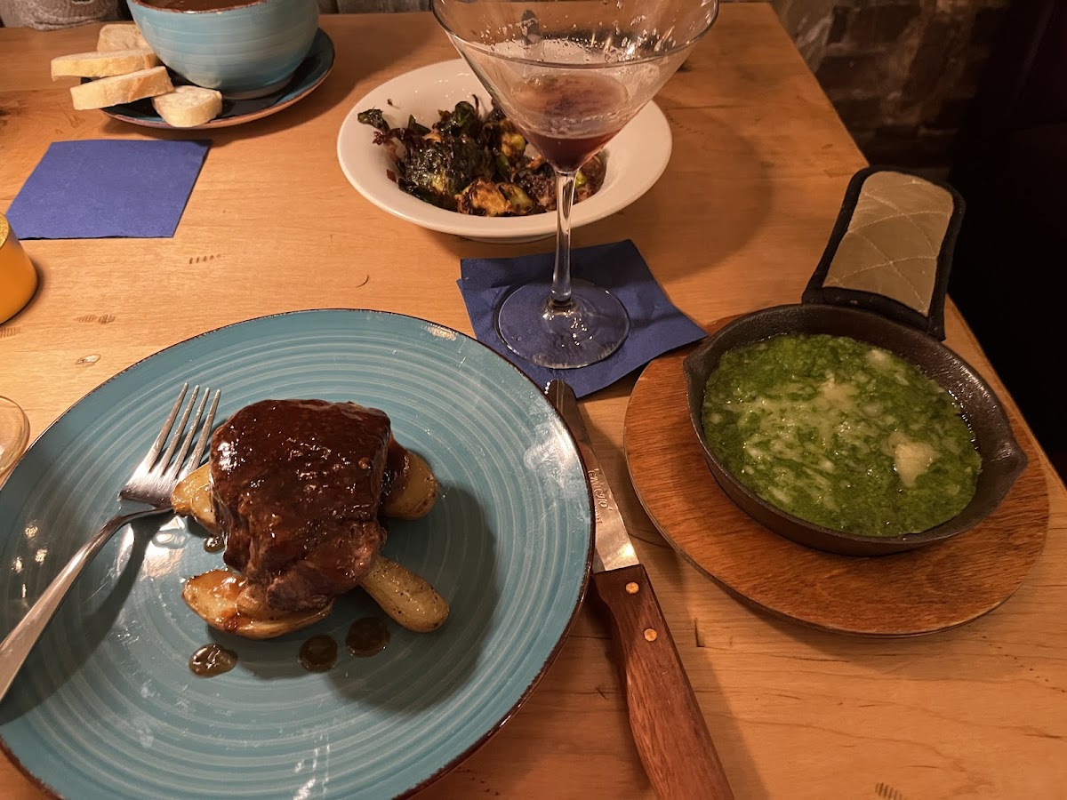 Penton’S Bistro & The King Bleu Corner Bar Photos 9