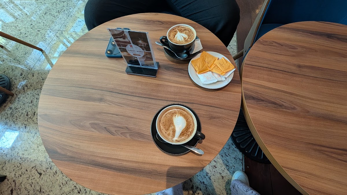 Petite Paris Cafe Photos 2
