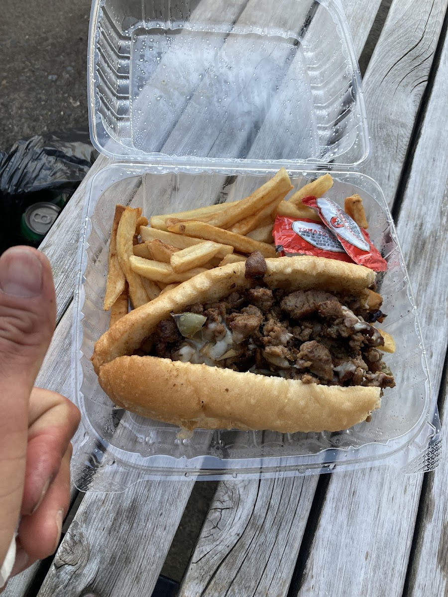 Philly Cheese House & Doughlicious Pizza Photos 9