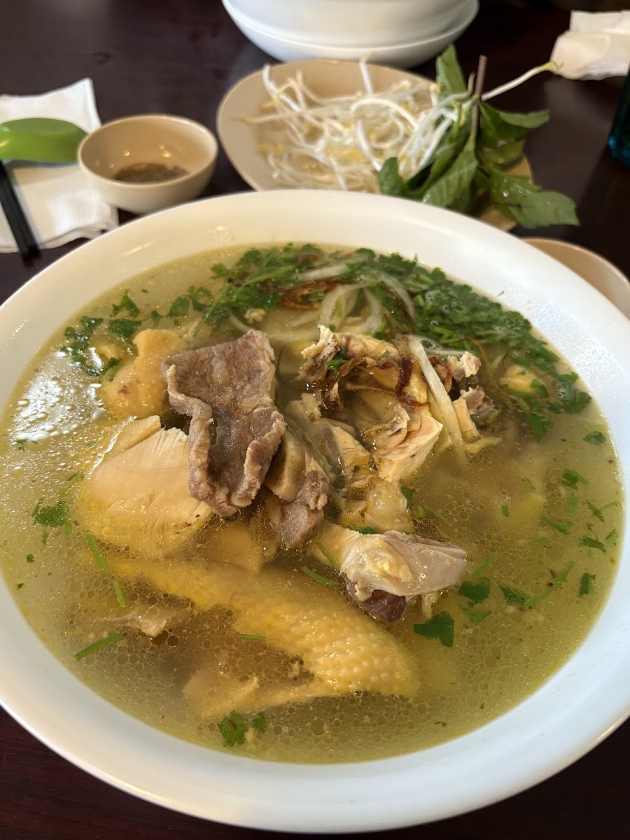 Pho Duy Restaurant Photos 2