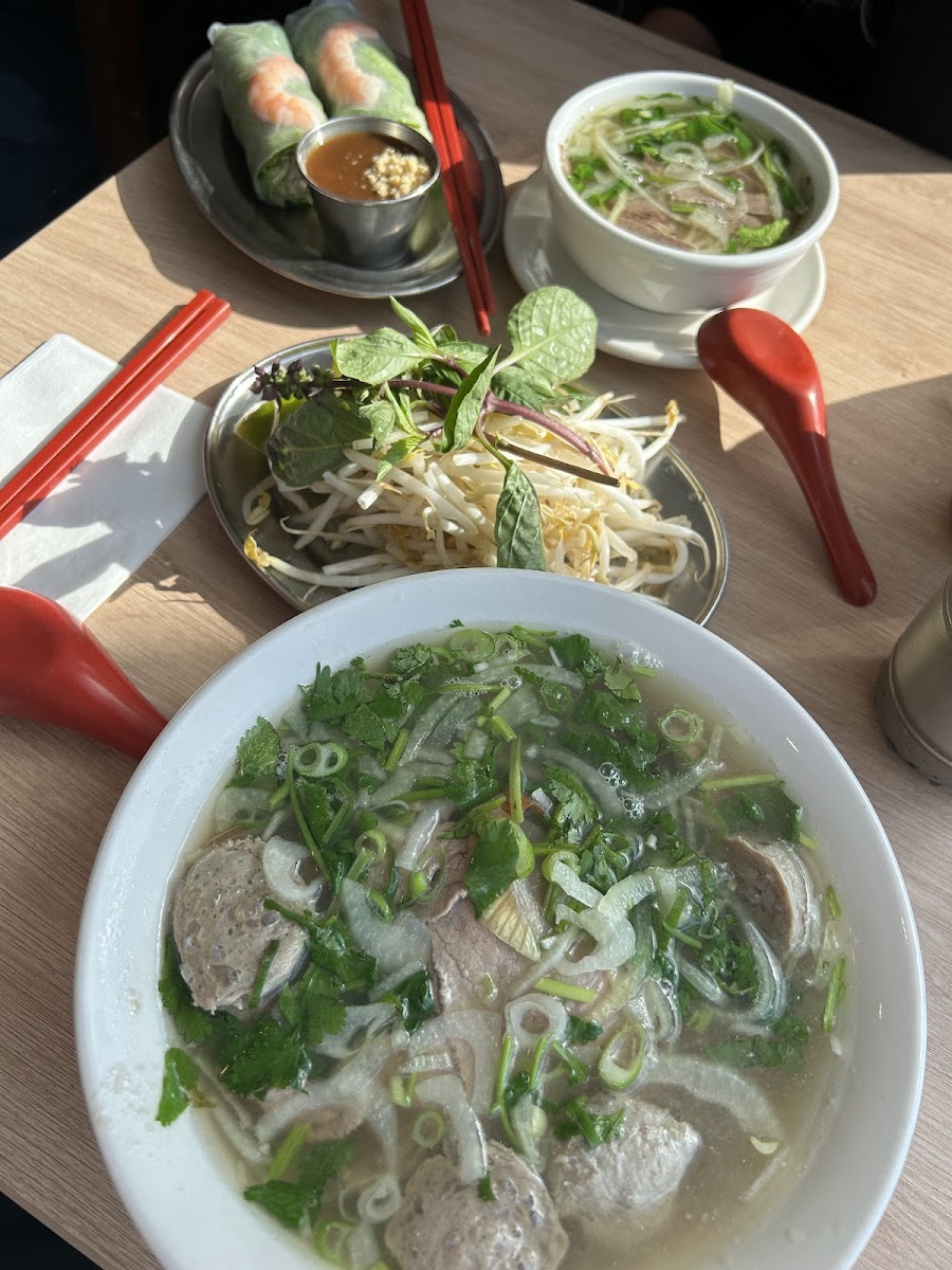 Pho Lien Photos 2